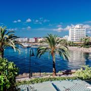 Faire la fête à Ibiza et se détendre