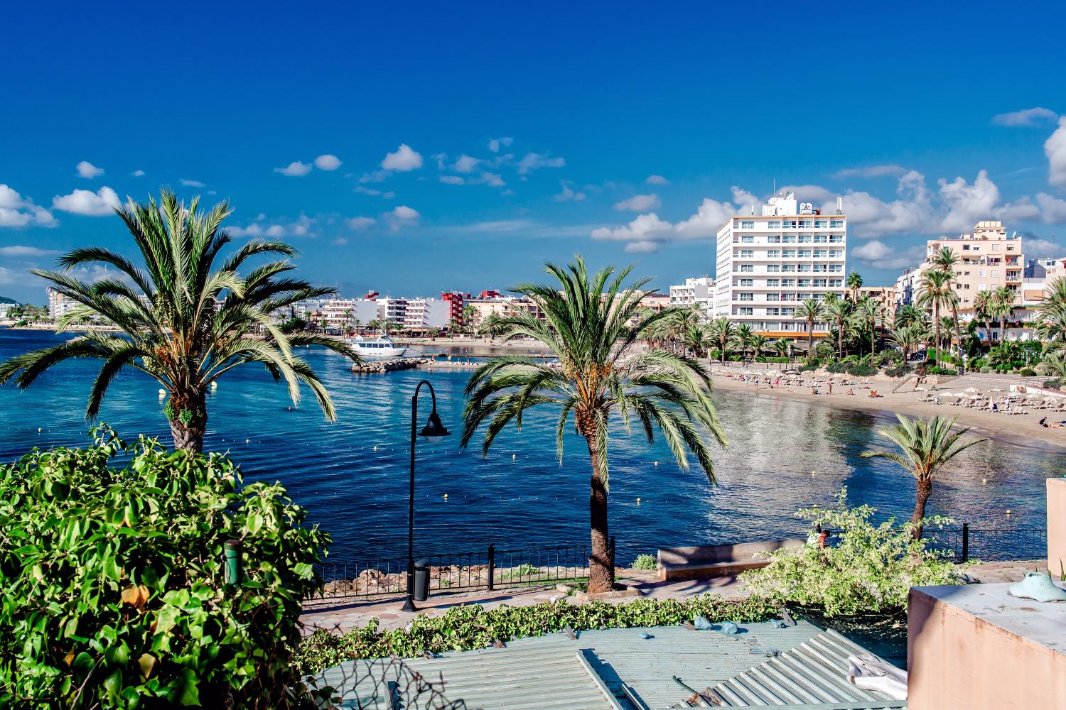 Faire la fête à Ibiza et se détendre