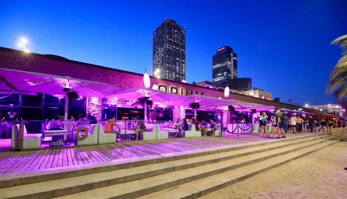 L'Opium, une discothèque en bord de plage
