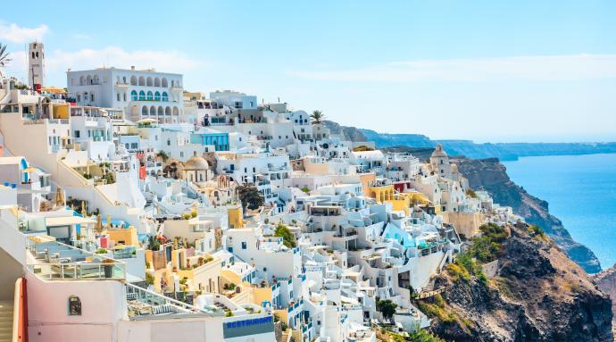 Fira, au dessus des falaises