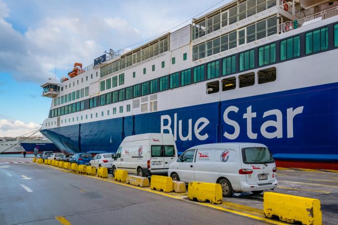 Ferry Blue Star au port du Pirée