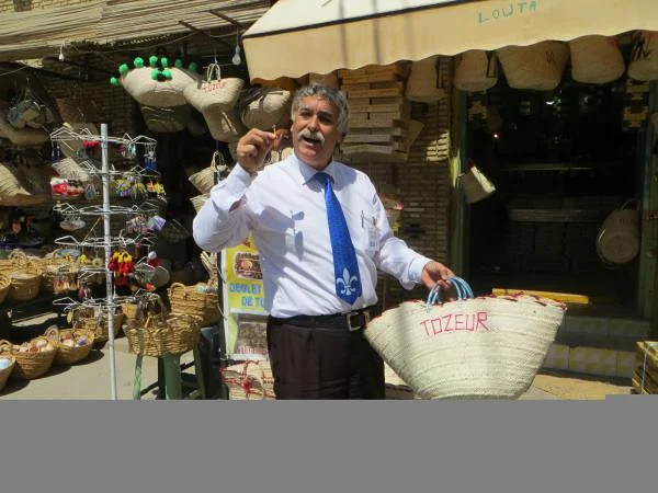 Marchand du marché de Tozeur — Tozeur (Tunisie)