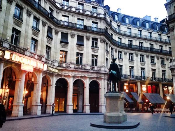 place edouard VII et son théâtre — Théâtre Édouard VII (France)