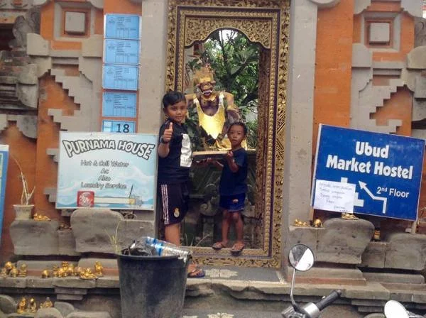 des enfants — Ubud (Indonésie)