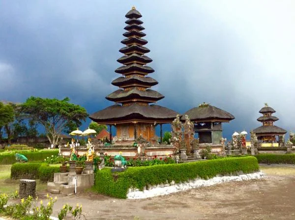 Temple Pura Ulun Danu  — Temple d'Ulun Danu (Indonésie)