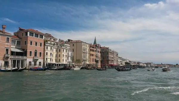 vue du vaporetto — Venise (Italie)