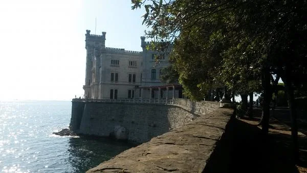 miramar caslte — Château de Miramare (Italie)