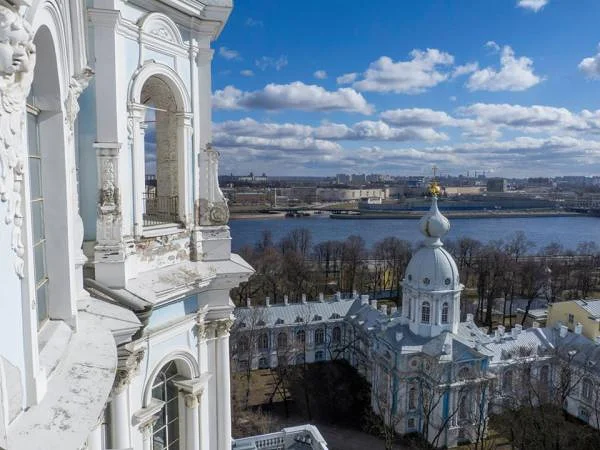 Ensemble Smolny avec la Neva Ensemble Smolny avec la Neva — Cathédrale Smolny (Russie)