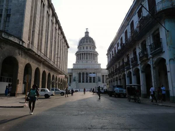 El Capitolio — Le Capitole (Cuba)