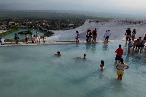 bassins d'eau thermale