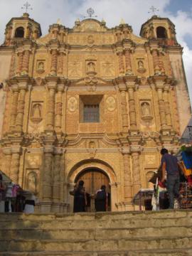 La façade ouest (ou sud ?) de Santo Domingo