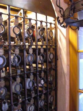 Pintes de bières sous cadenas