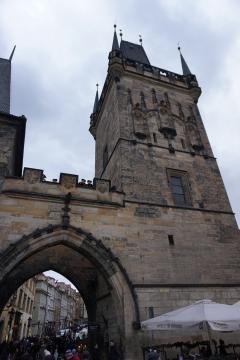 Tour ouest du Pont Charles