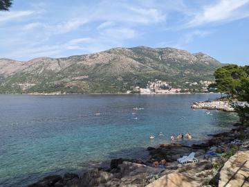 Crique avec location de transat