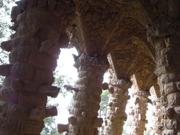 Voutes du viaducte Garrofer — Parc Güell (Espagne)