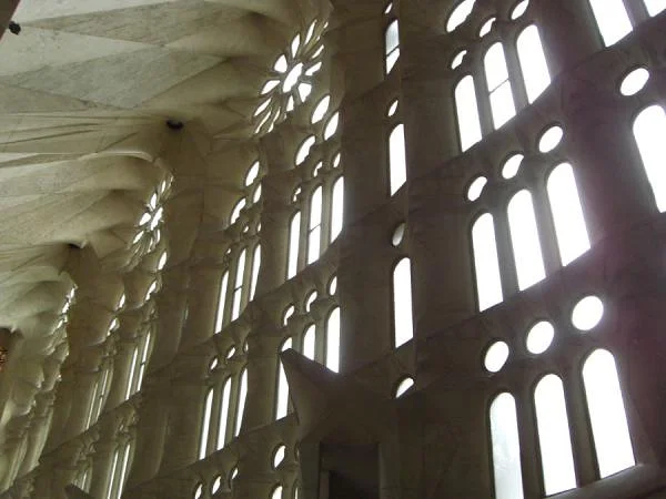 Mur léger et limineux — Sagrada Família (Espagne)