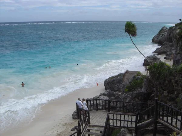 Un site archéologique les pieds dans l'eau — Parc national de Tulum (Mexique)