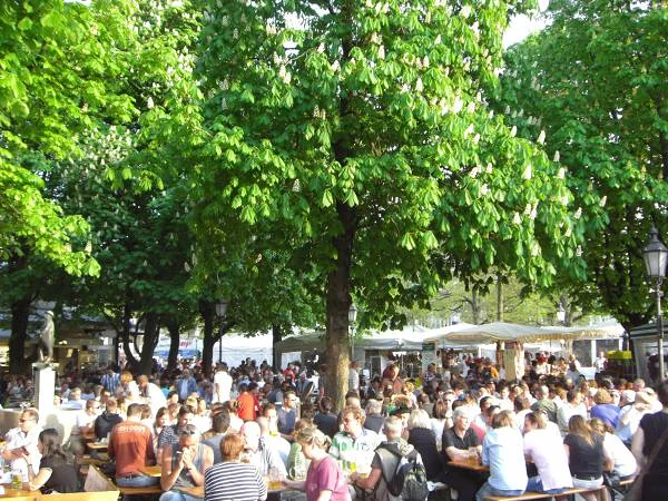Biergarten de Viktualienmarkt — Viktualienmarkt (Allemagne)