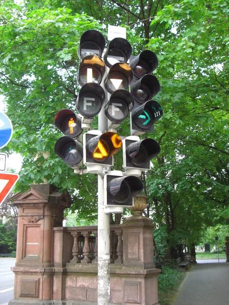 Des feux rouges multi-fonctions — Munich (Allemagne)