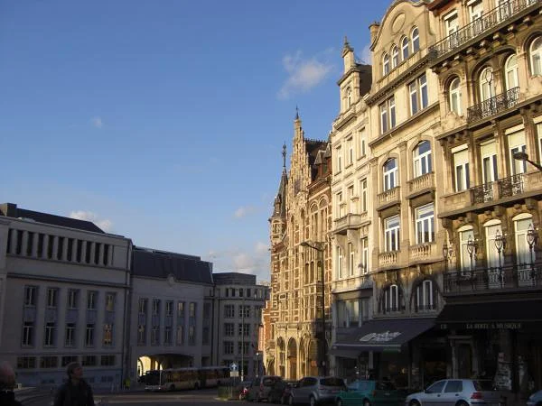 Rue Coudenberg et Ravenstein — Bruxelles (Belgique)