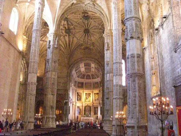 Intérieur de l'église Santa Mara de Belém — Monastère dos Jerónimos (Portugal)