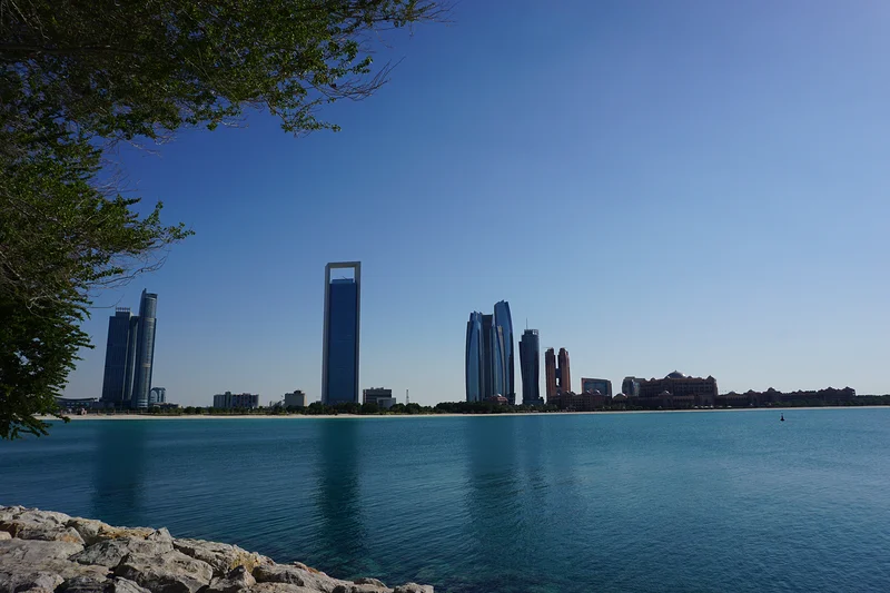 Grattes-ciels — Abu Dhabi (Émirats arabes unis)
