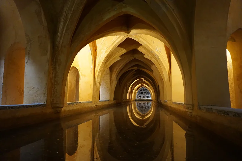 Les Bains — Alcazar de Séville (Espagne)