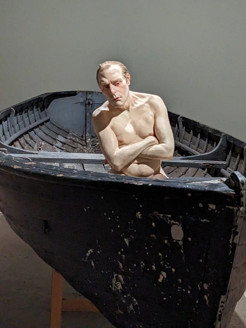 Man in a Boat de Ron Mueck — Fondation Cartier pour l'art contemporain (France)