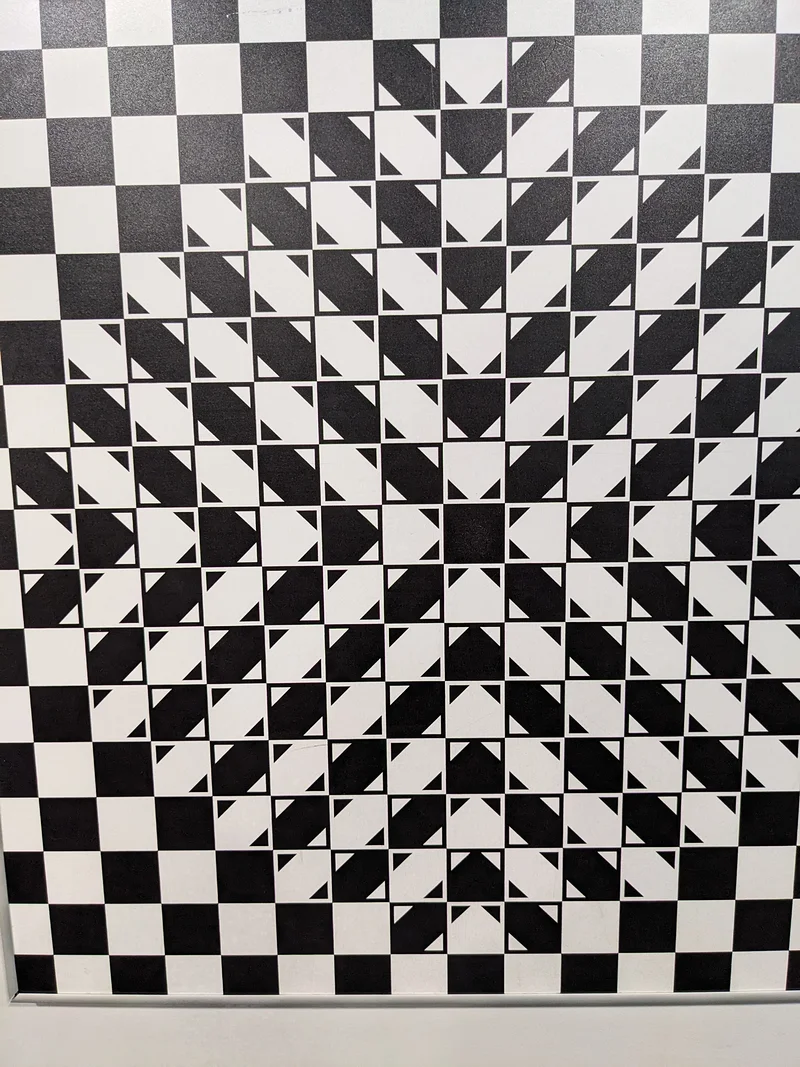 Des carrés... ronds ? — Musée de l'Illusion de Paris (France)