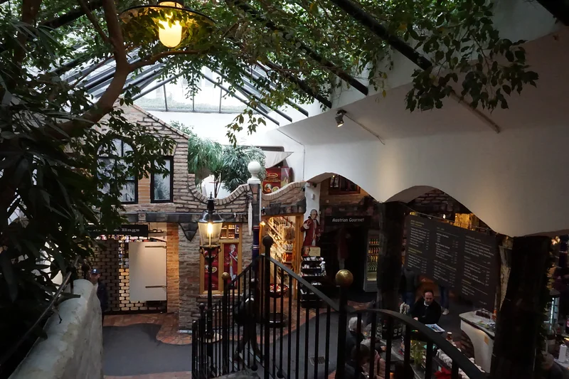 L'étage supérieur — Hundertwasser Village (Autriche)