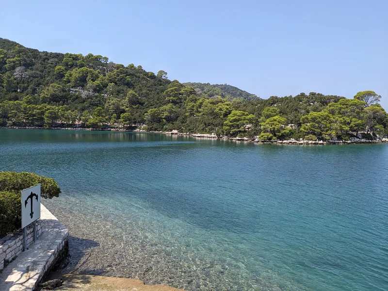L'embarcadère sur l'île de Sainte Marie — Parc national de Mljet (Croatie)