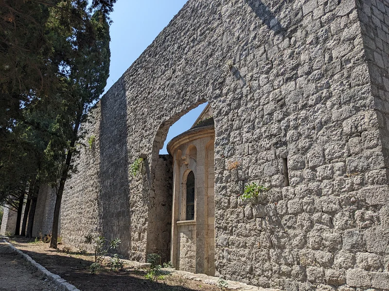 Quelques vieilles pierres — Parc national de Mljet (Croatie)