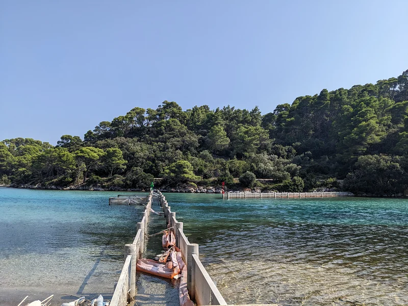 Barrage à l'embouchure — Parc national de Mljet (Croatie)