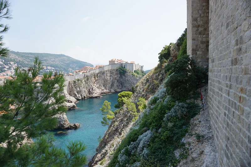 Encore une vue depuis les escaliers — Fort Lovrijenac (Croatie)