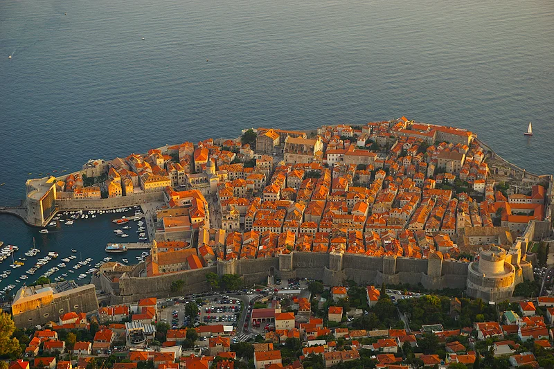 La vielle ville à l'heure dorée — Mont Srd (Croatie)