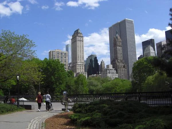 Building de l'entrée sud Building de l'entrée sud — Central Park de New-York (Etats-Unis)
