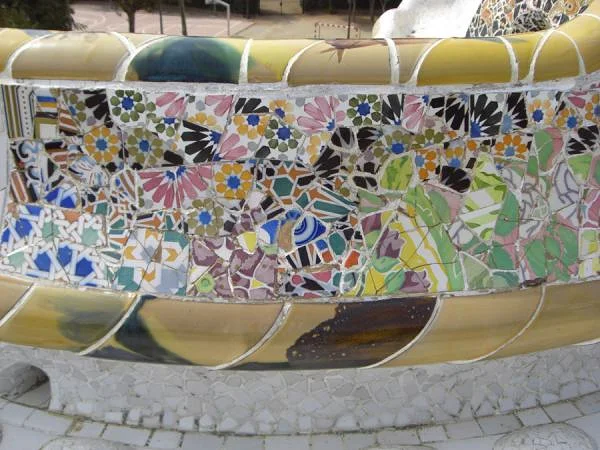 Mosaique du banc du parc Guell Mosaique du banc du parc Guell — Parc Güell (Espagne)