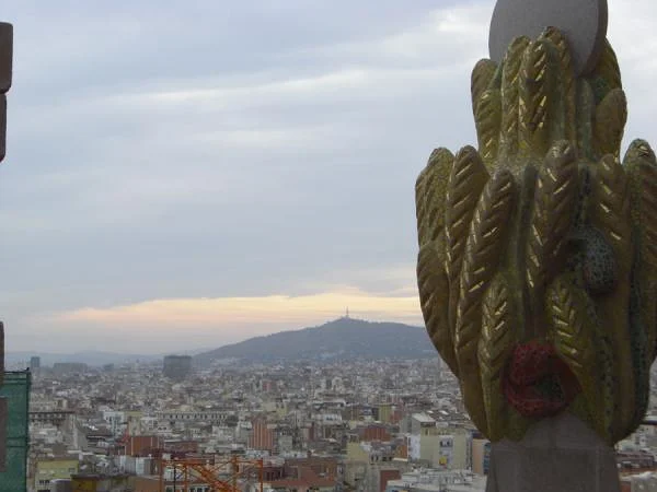 Vue sur la ville de Barcelone — Sagrada Família (Espagne)