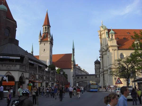 Viktualienmarkt — Viktualienmarkt (Allemagne)