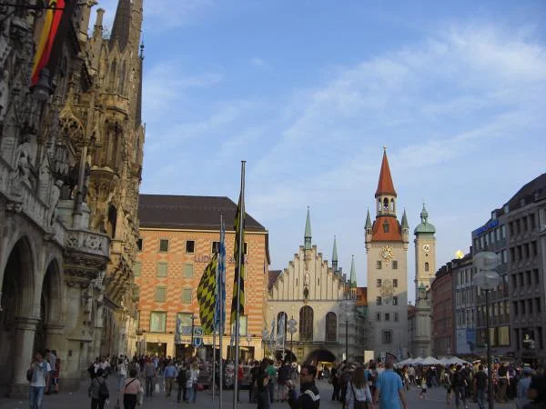 Marienplatz — Marienplatz (Allemagne)