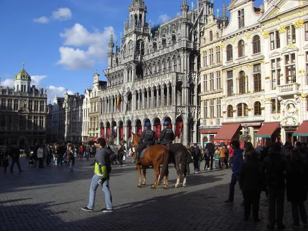Policiers à cheval