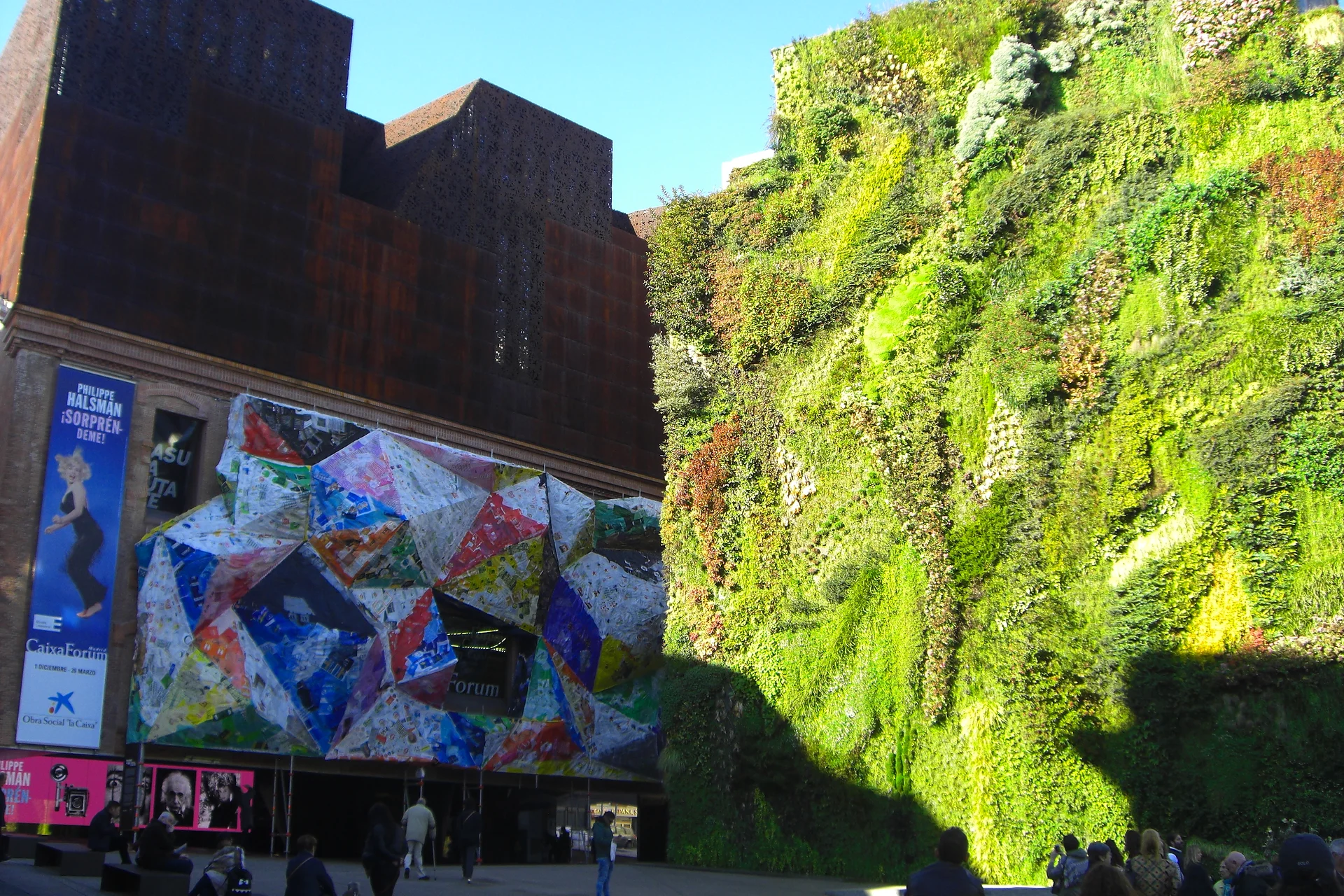 CaixaForum et mur végétal — CaixaForum Madrid (Espagne)