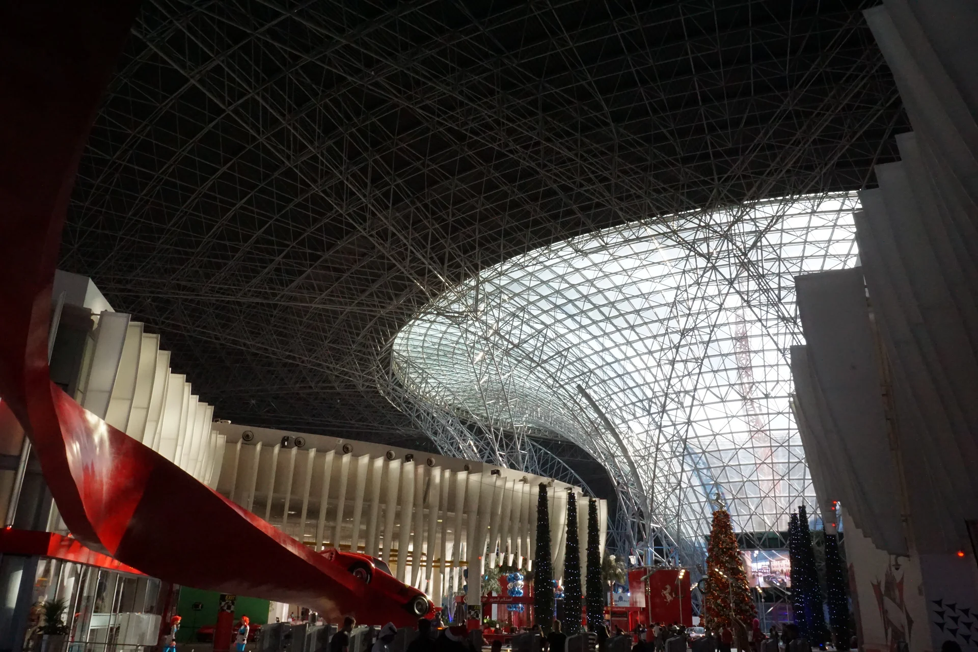 Toiture du parc Ferrari — Ferrari World (Émirats arabes unis)