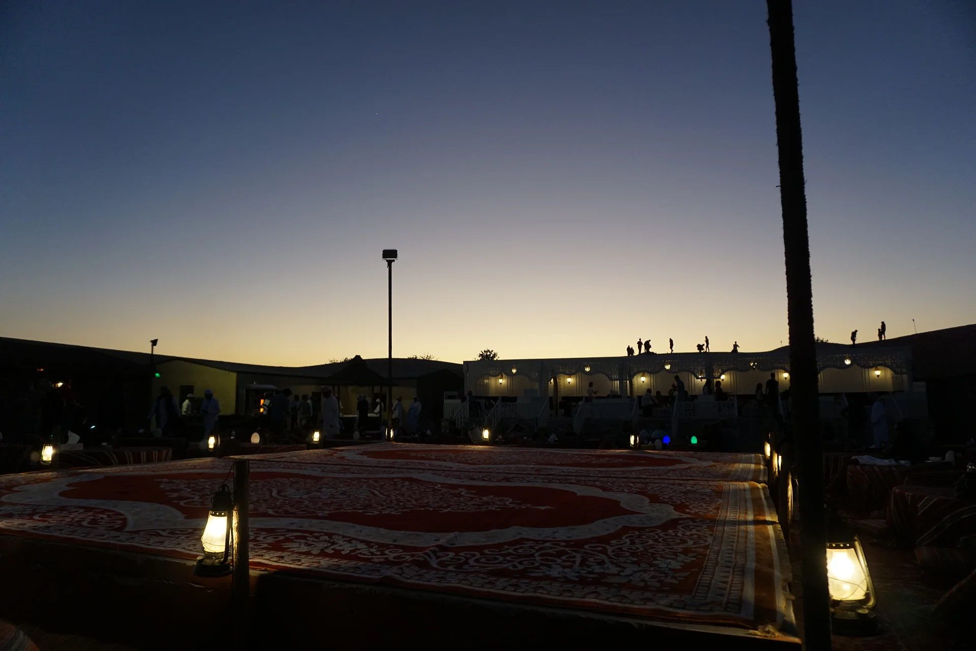 La scène centrale (Émirats arabes unis)