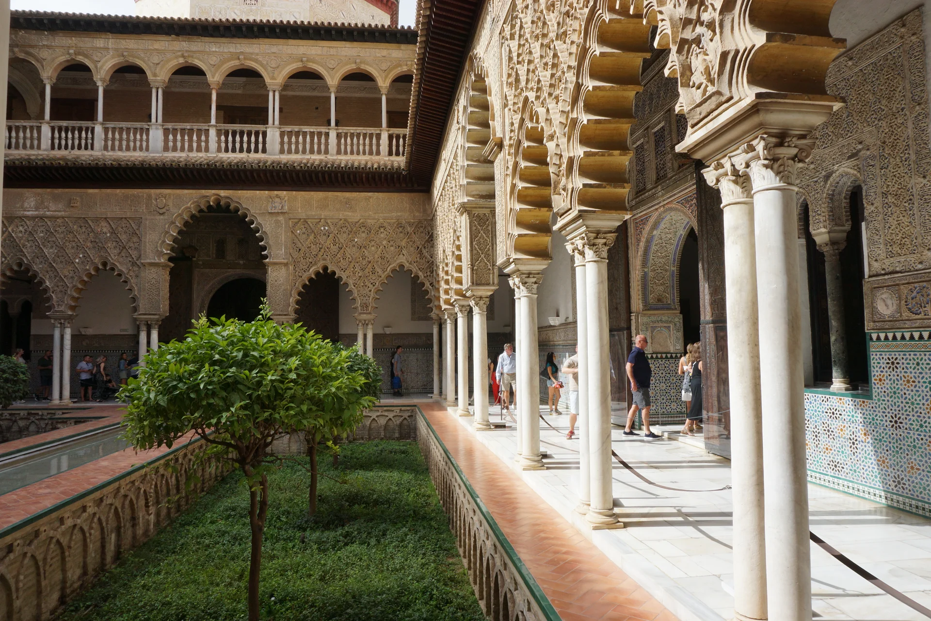 Petite cours intérieure Petite cours intérieure — Alcazar de Séville (Espagne)