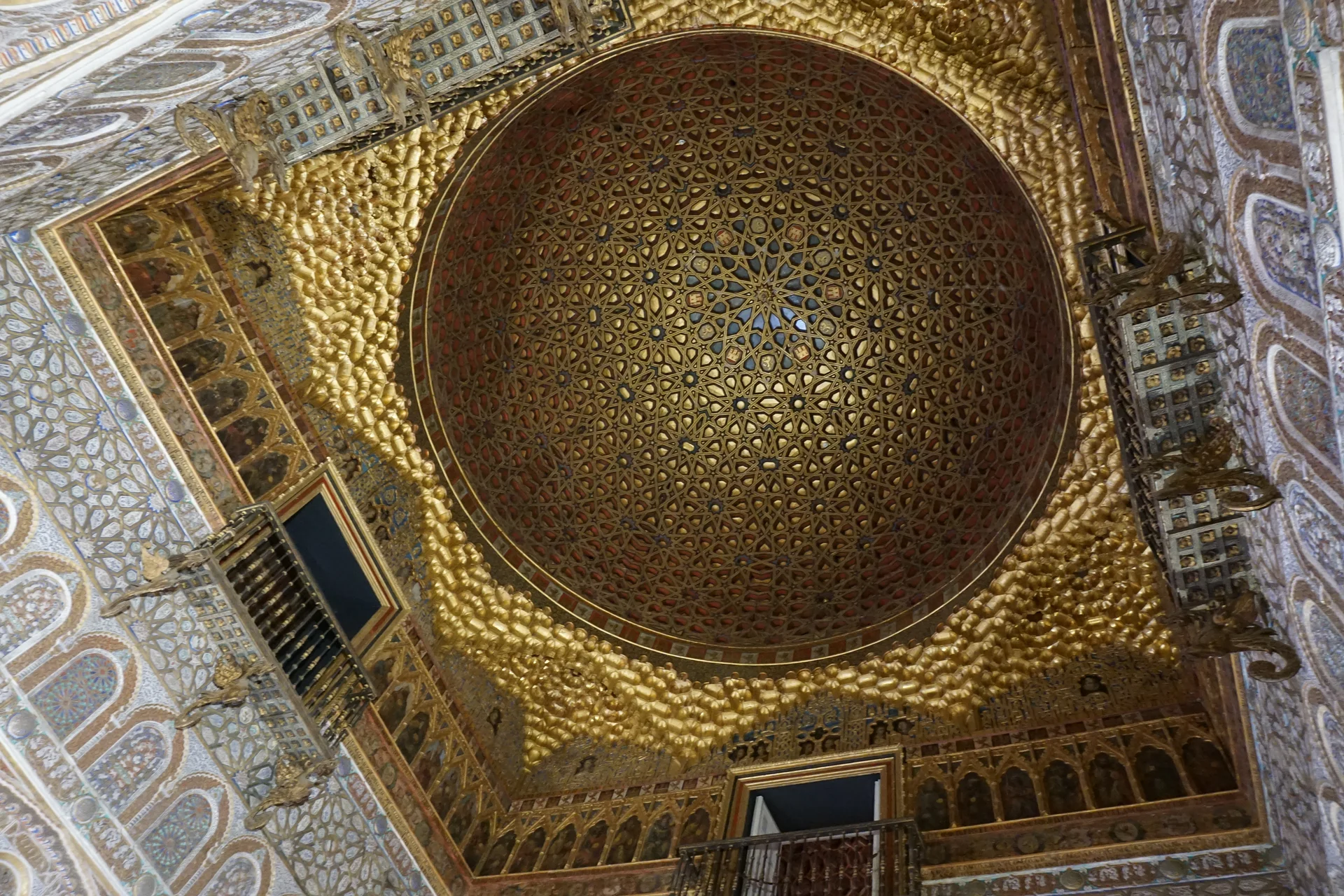Dôme du Salon des Ambassadeurs Dôme du Salon des Ambassadeurs — Alcazar de Séville (Espagne)