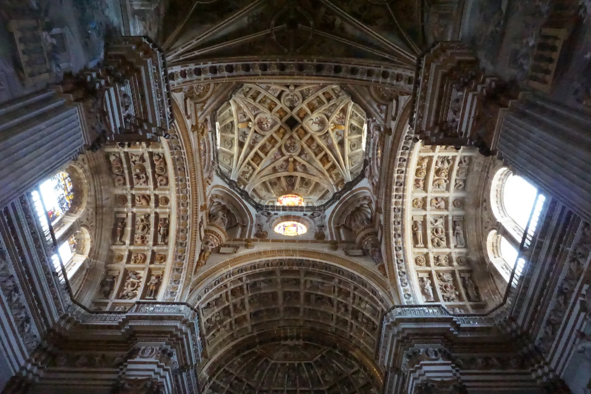 La voûte de l'église — Monastère de Saint Jérôme (Espagne)