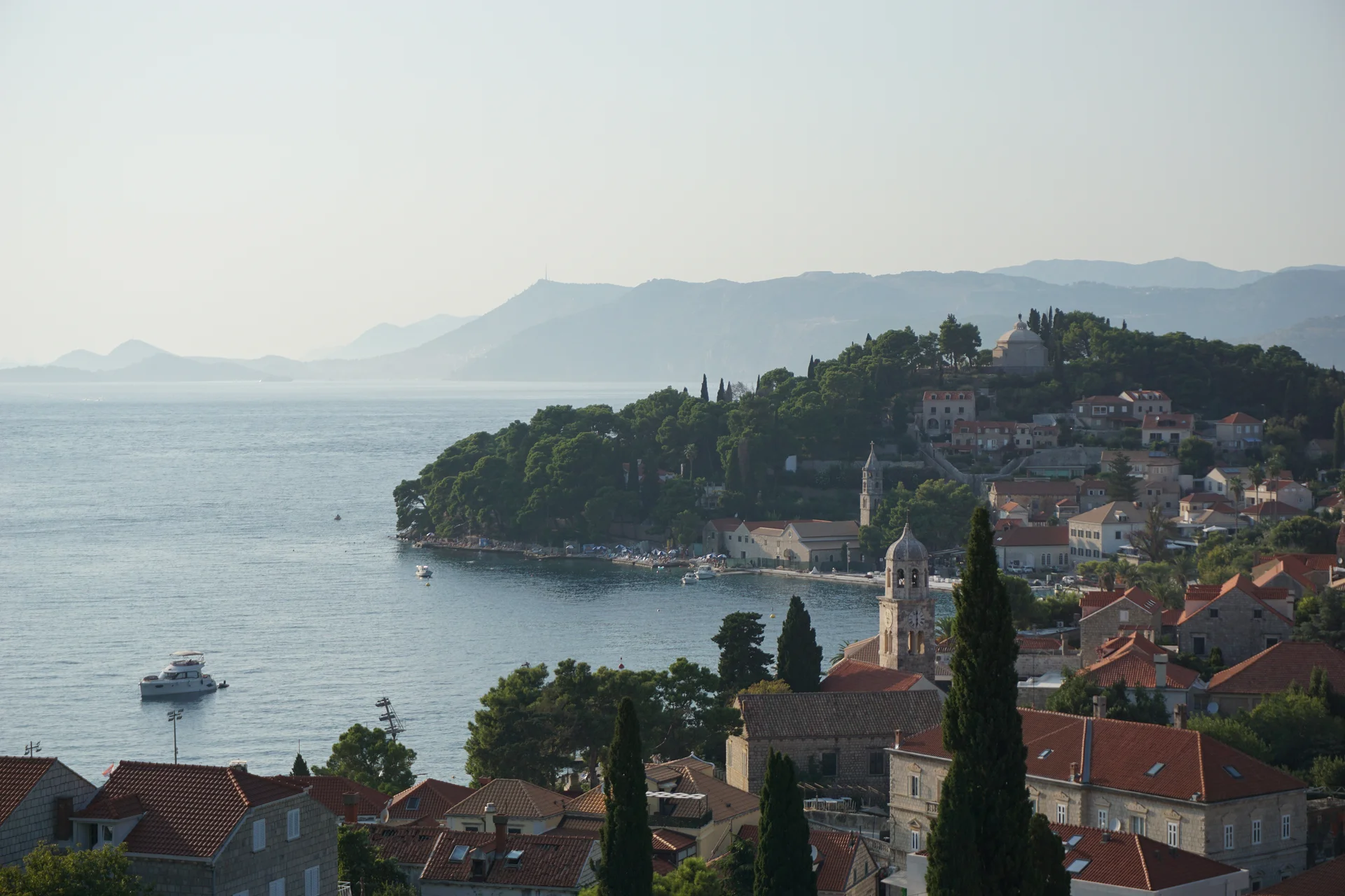 La ville et son cap — Cavtat (Croatie)