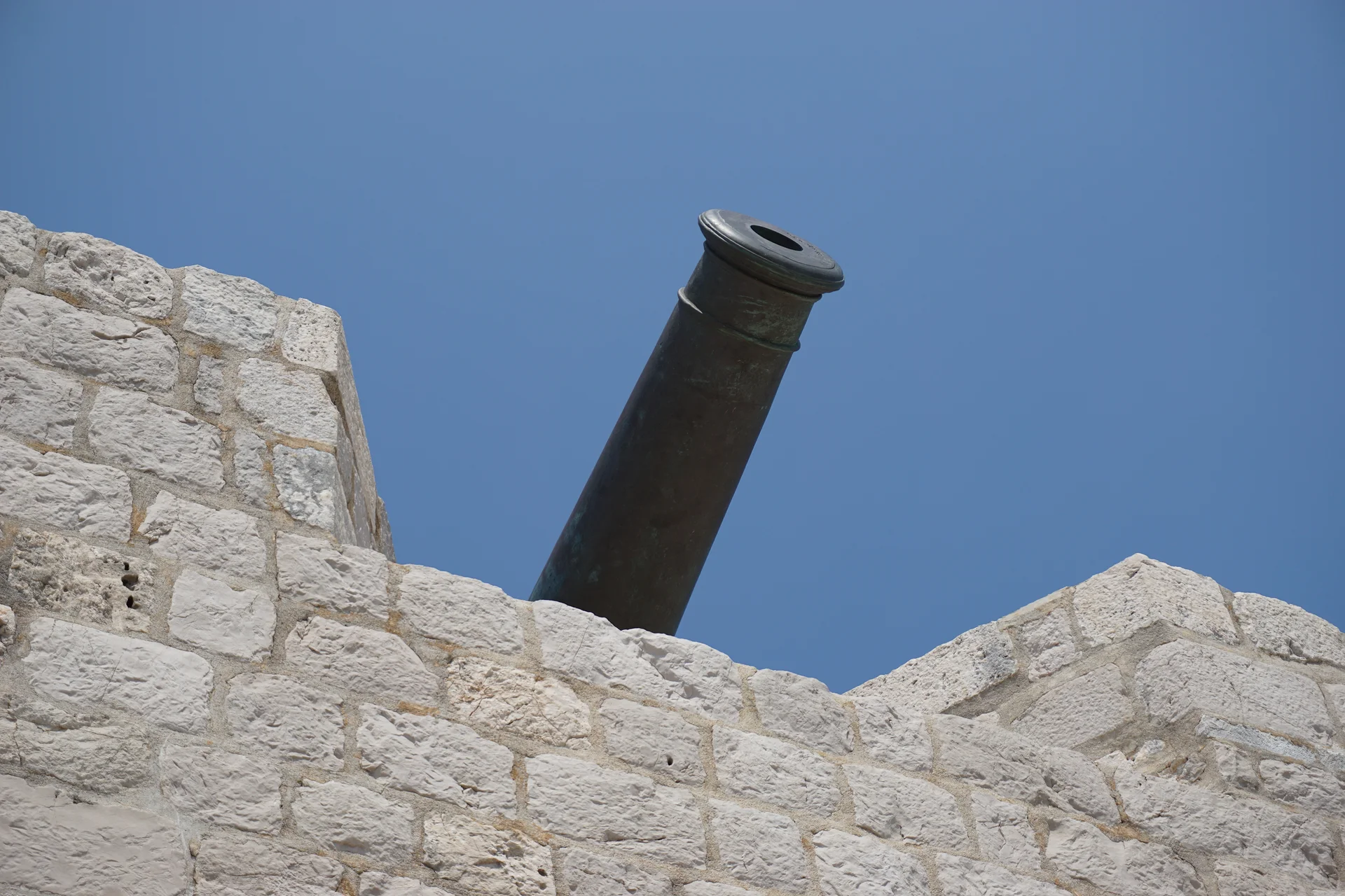 Canon vu depuis l'extérieur Canon vu depuis l'extérieur — Fort Lovrijenac (Croatie)
