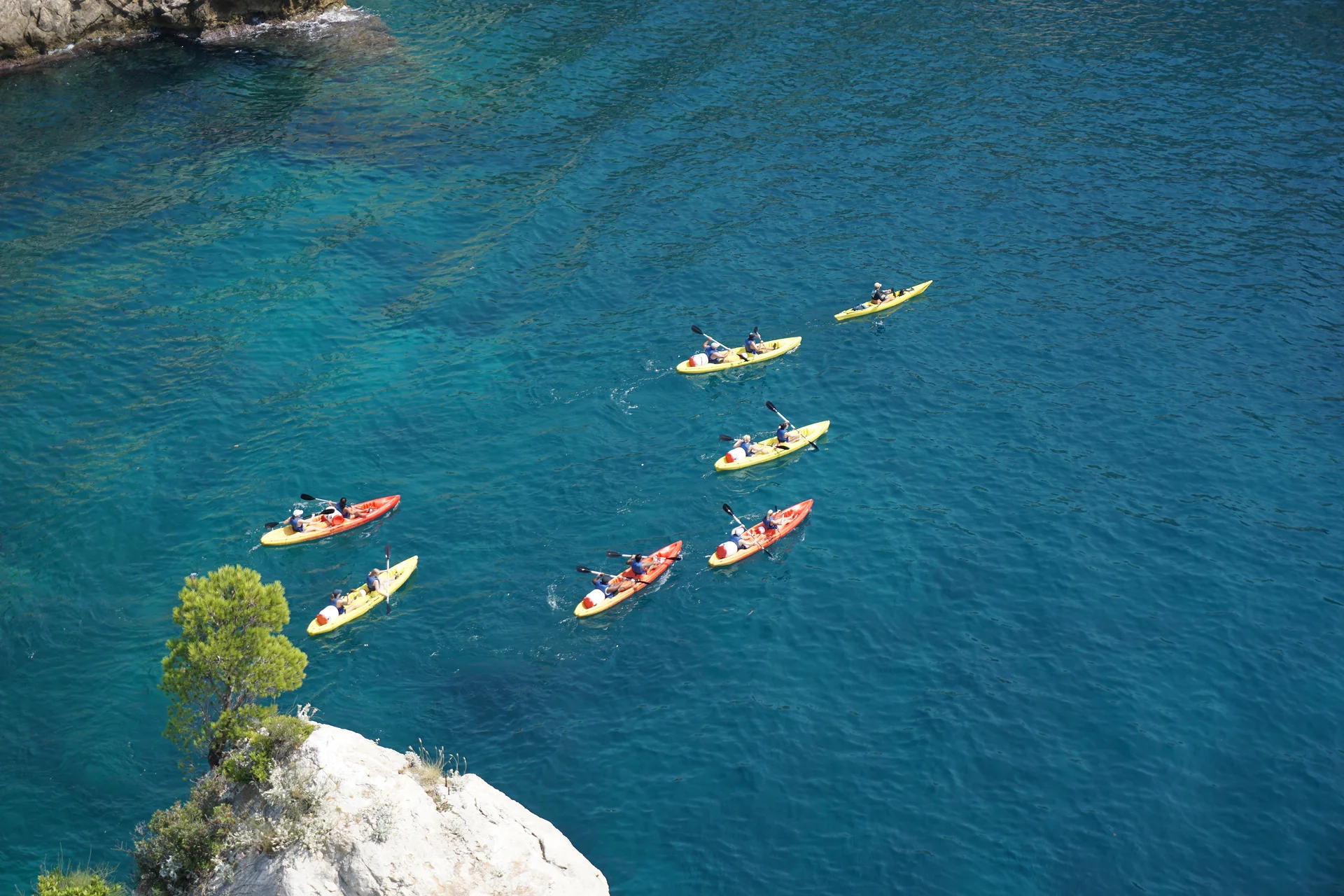 Les kayaks en pleine mer